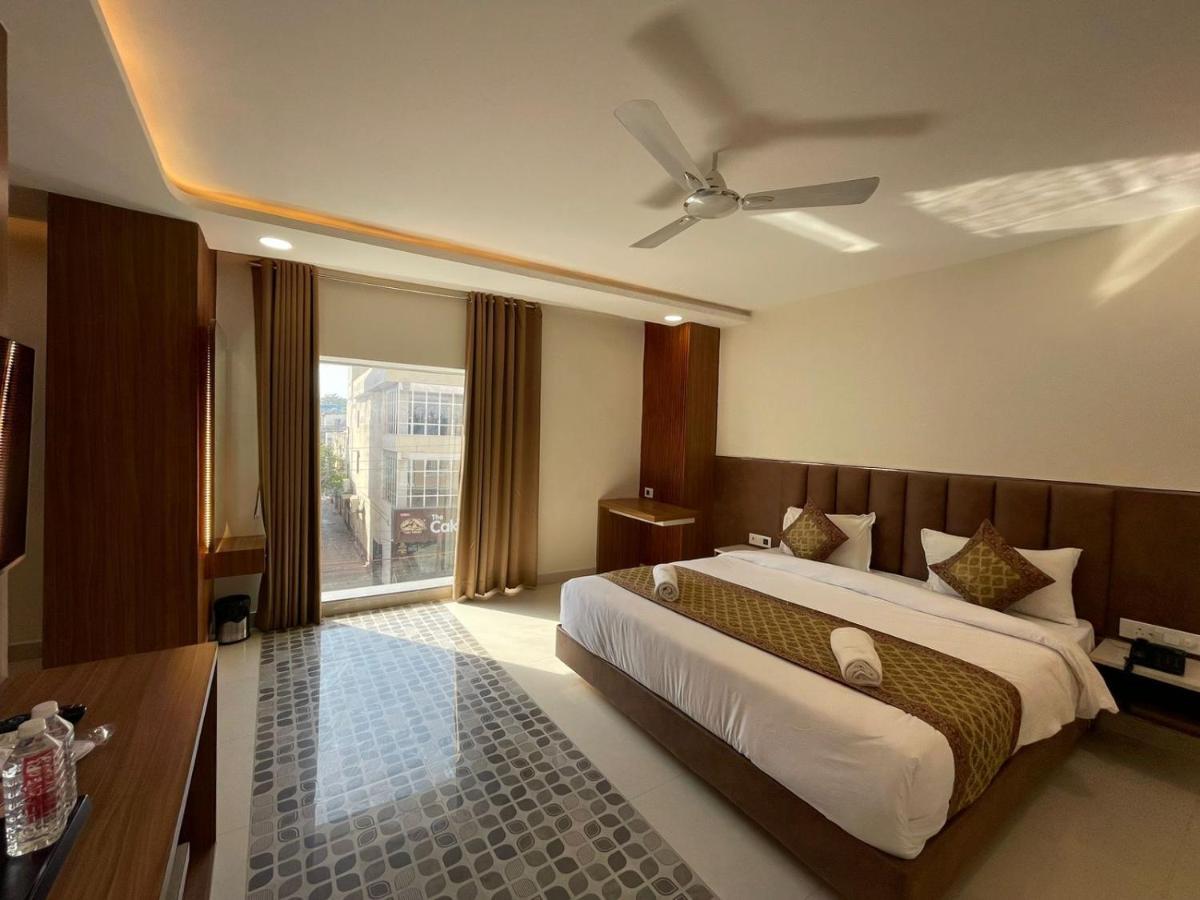 ורנאסי Hotel Santoor מראה חיצוני תמונה