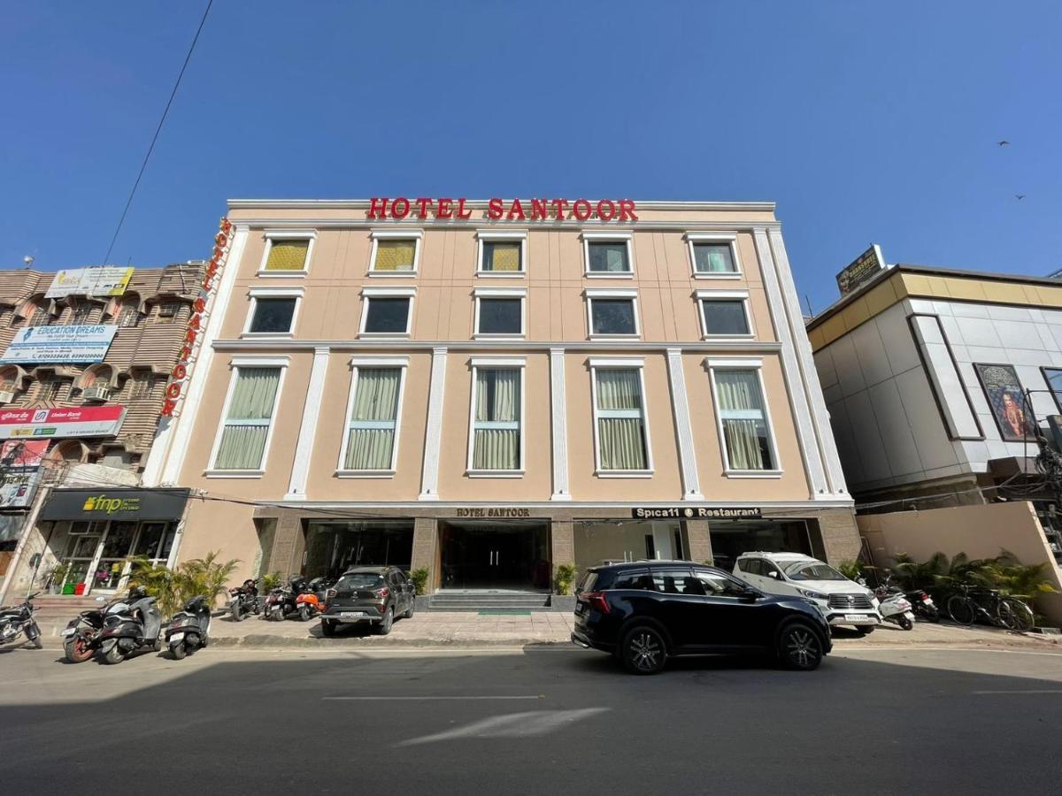 ורנאסי Hotel Santoor מראה חיצוני תמונה