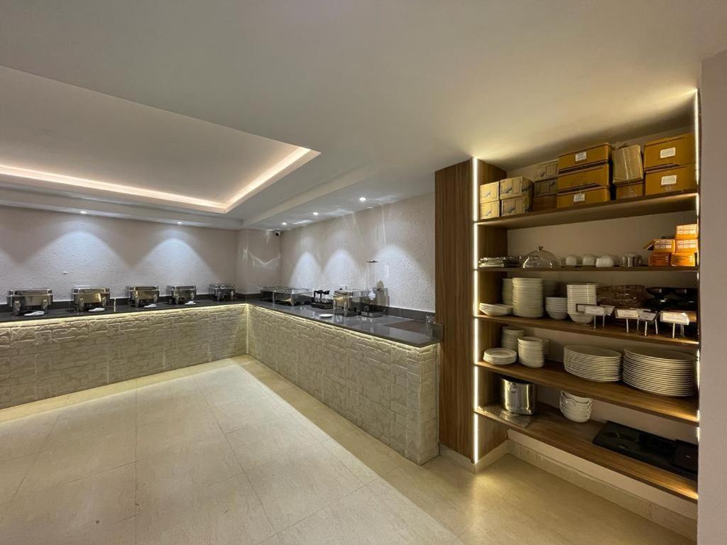 ורנאסי Hotel Santoor מראה חיצוני תמונה