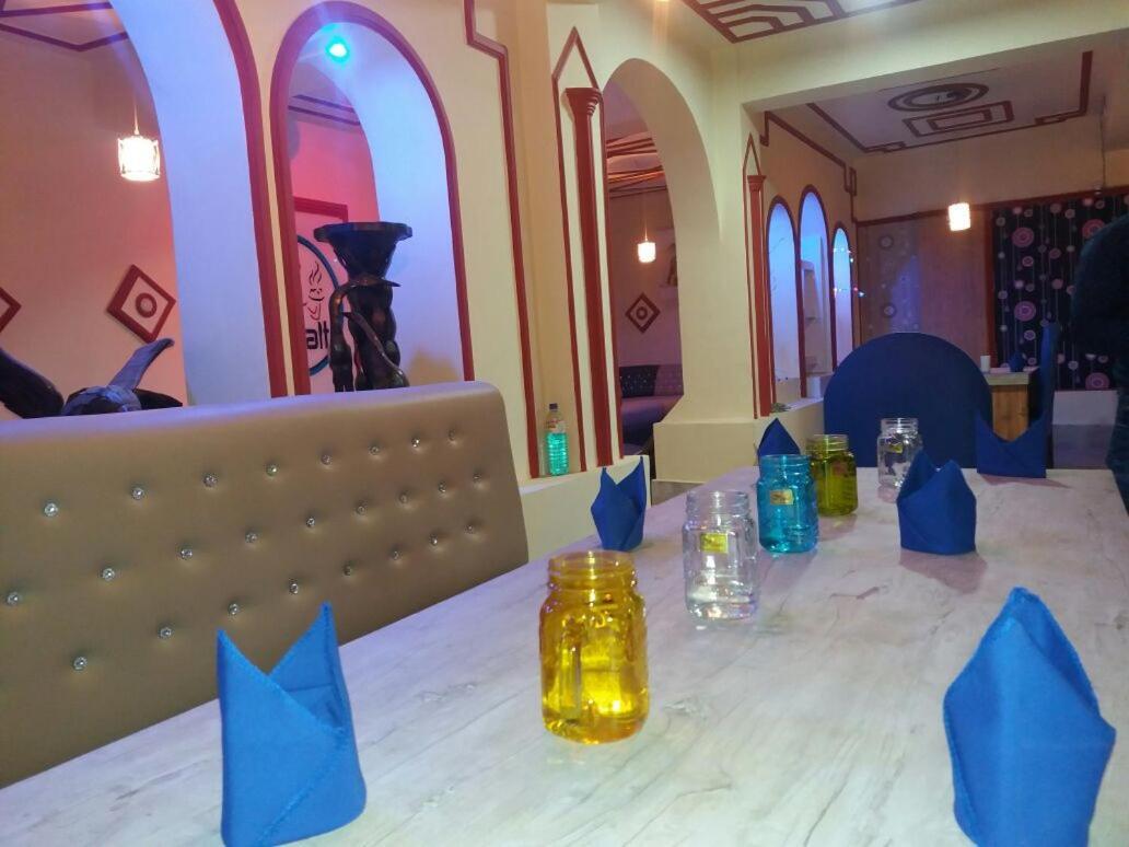 ורנאסי Hotel Santoor מראה חיצוני תמונה