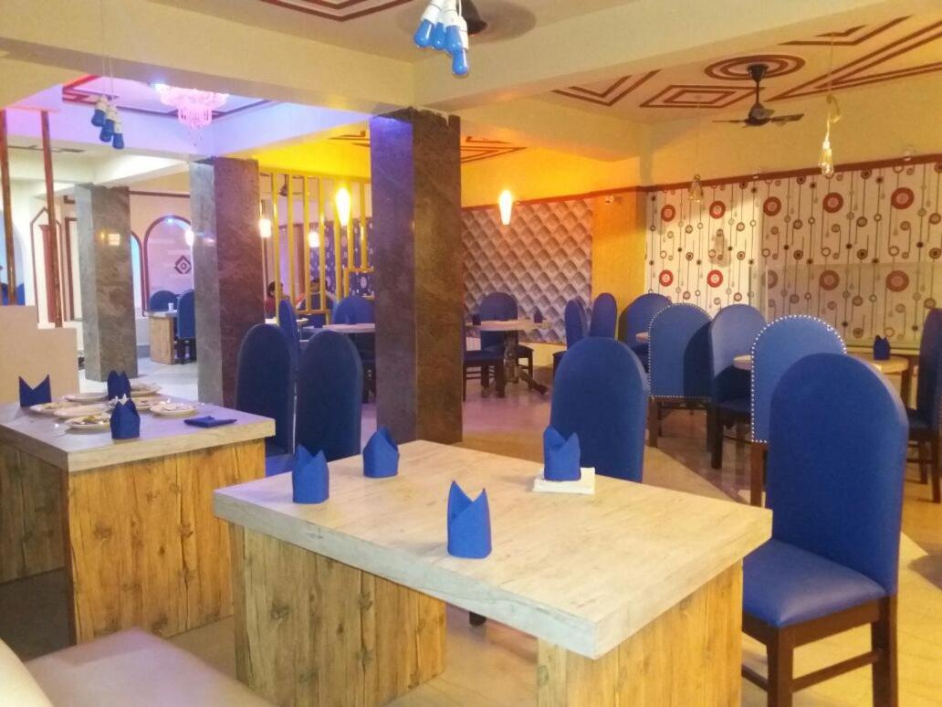 ורנאסי Hotel Santoor מראה חיצוני תמונה