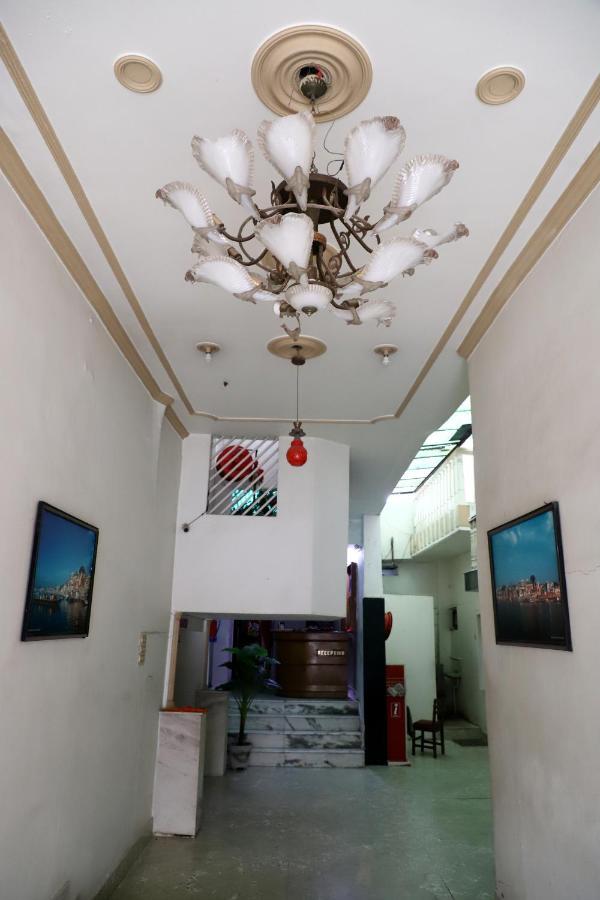 ורנאסי Hotel Santoor מראה חיצוני תמונה