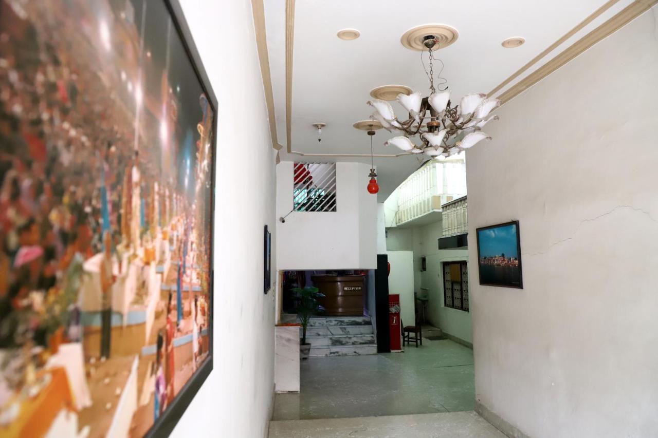 ורנאסי Hotel Santoor מראה חיצוני תמונה